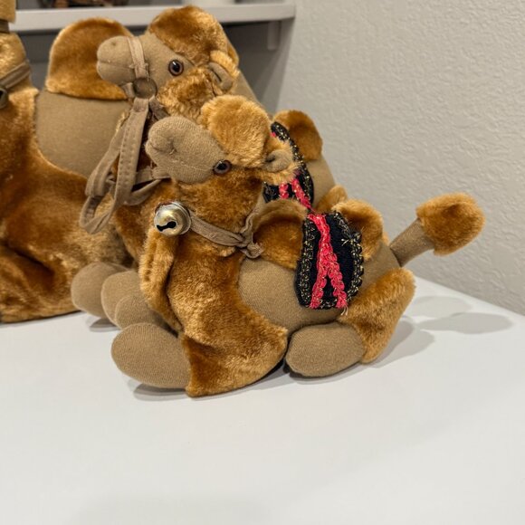 3 Vintage Plush Camels from Dubai - Picture 7 of 17
